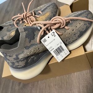 YEEZY 380 New with tags